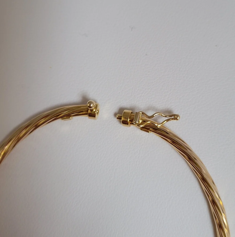 10k Solid Gold Twisted Bracelet. Made In Italy. - Picture 6 of 9